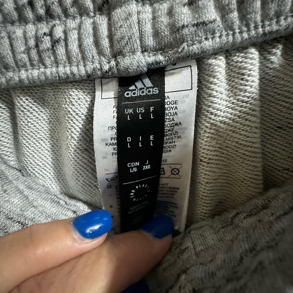 Men’s Size large Adidas Sweat Pants~gray and black hardly work Cuff bottom ankle - Picture 3 of 7